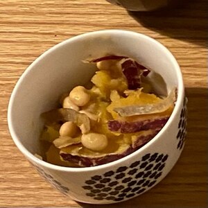 素朴！さつま芋と黒豆の甘辛煮